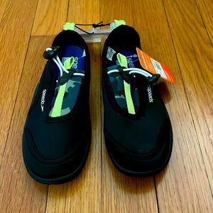 NWT Boy’s Speedo Surf Walker Pro water shoes. Size Small.